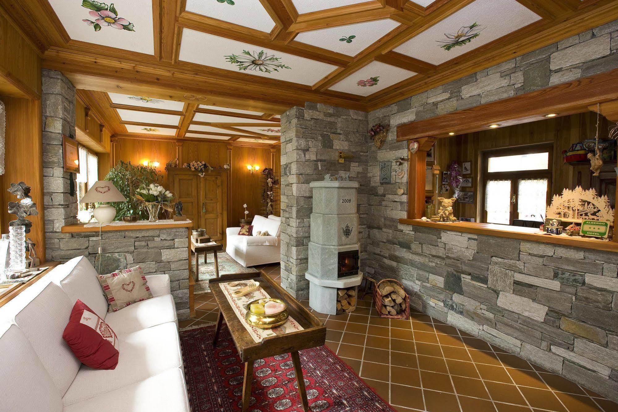 Albergo Alpenrose Ski&Bike Mountain Hotel Грессоне-Сен-Жан Экстерьер фото